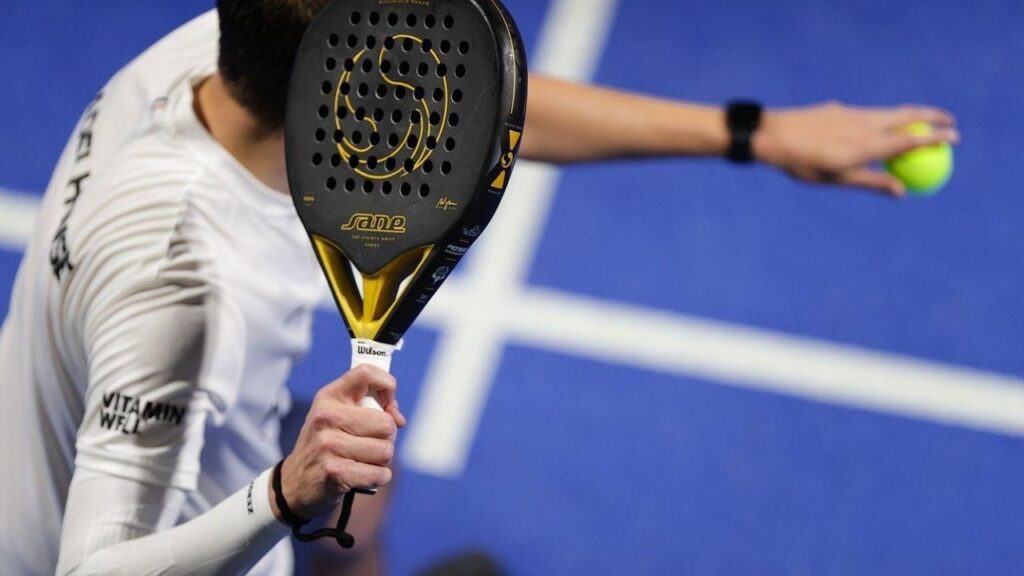 descubre las caracteristicas del padel como deporte