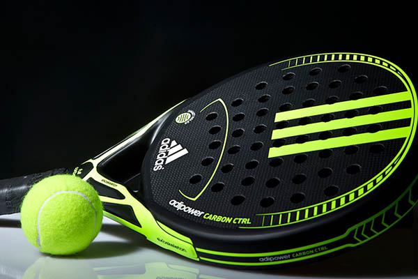 los elementos esenciales para practicar el padel son 1